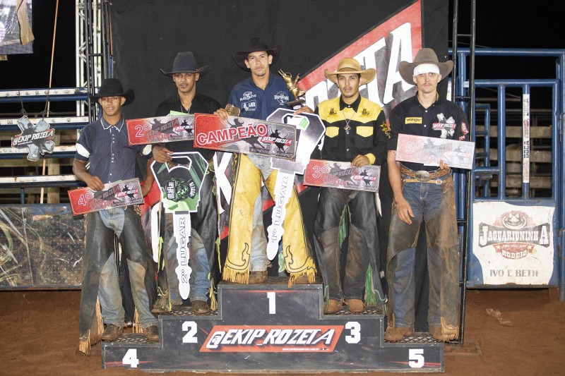 Jaguariuninha Rodeo reuniu grandes profissionais do Rodeio em Pérola
